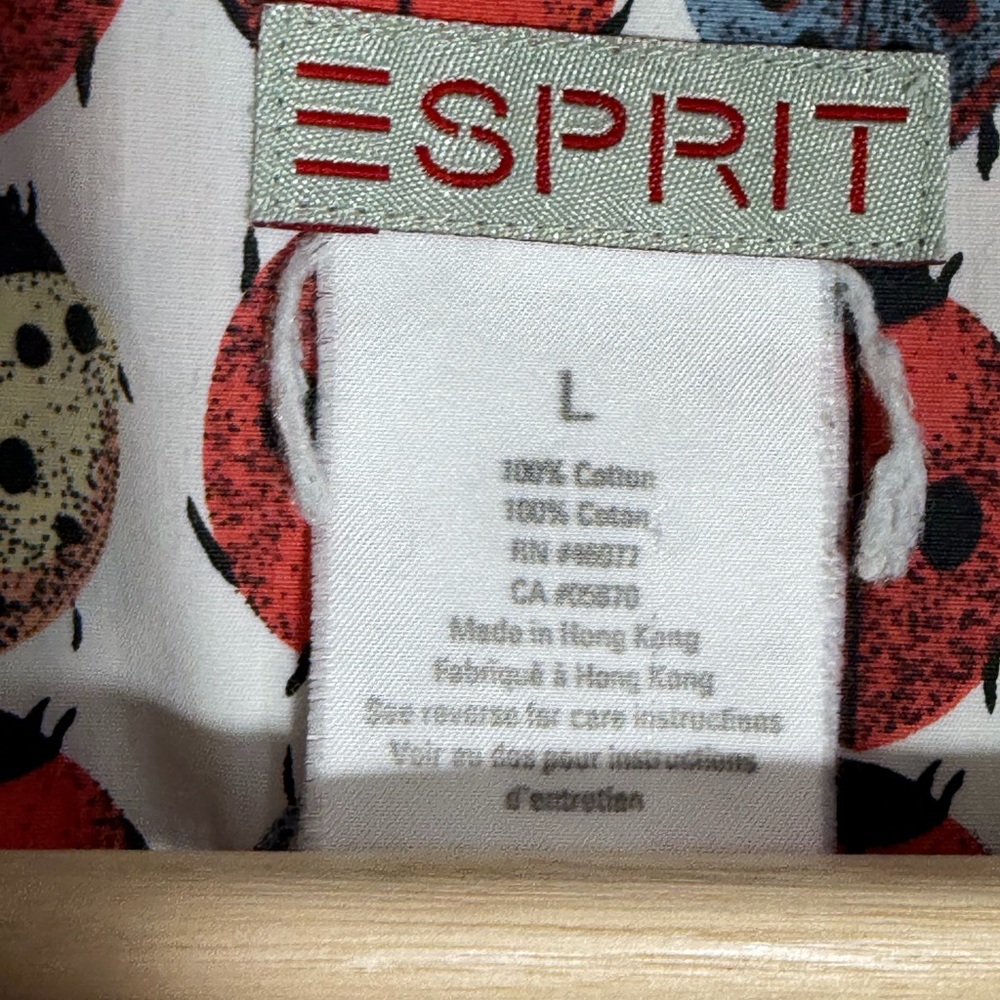 Spirit ladybug, print, sleeveless, button-down shirt, size large - Picture 6 of 8